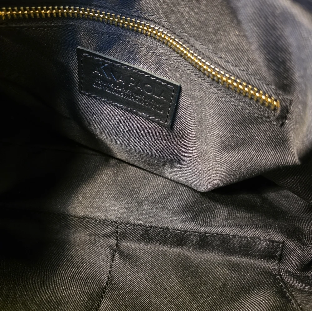 SALE!! Anna Paola Genuine Leather Black Rose Handbag - Picture 9 of 10